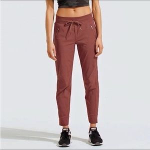Excellent condition Athleta Trekkie North Jogger in Cognac/Burgundy/Rust, size 4